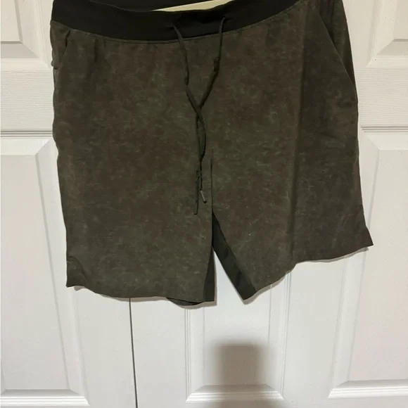 lululemon athletica Olive Drawcord Athletic Shorts with Black Waistband - Picture 4 of 7